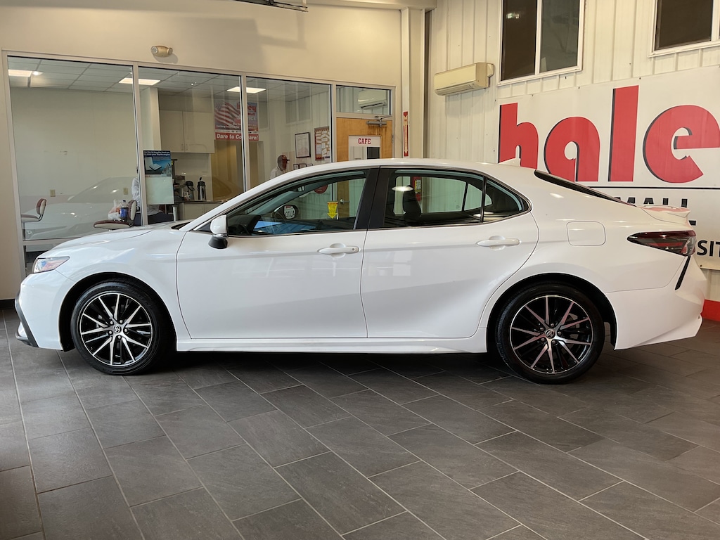 Used 2024 Toyota Camry SE Sedan
