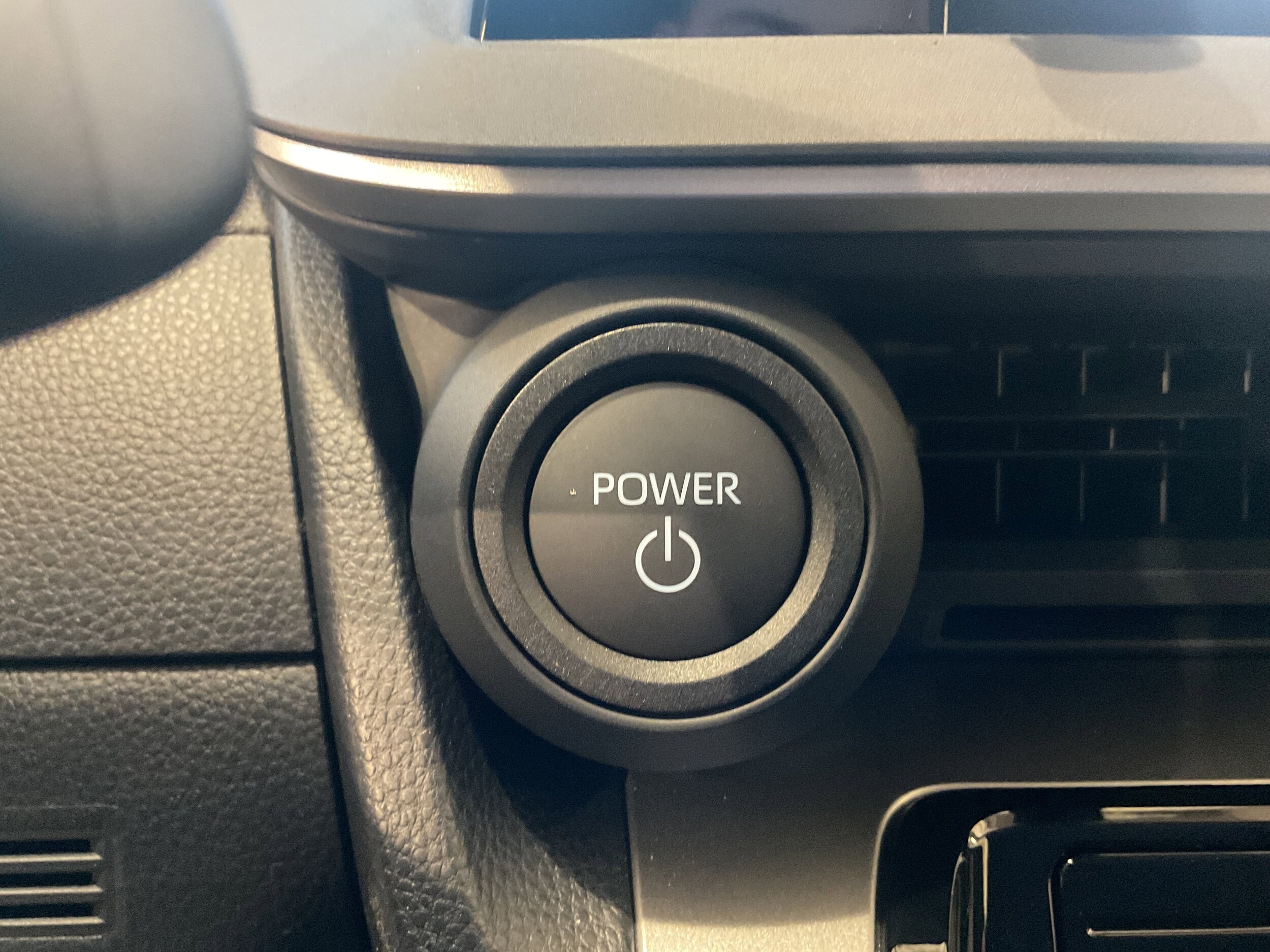 2026 Toyota Prius LE - Photo 20