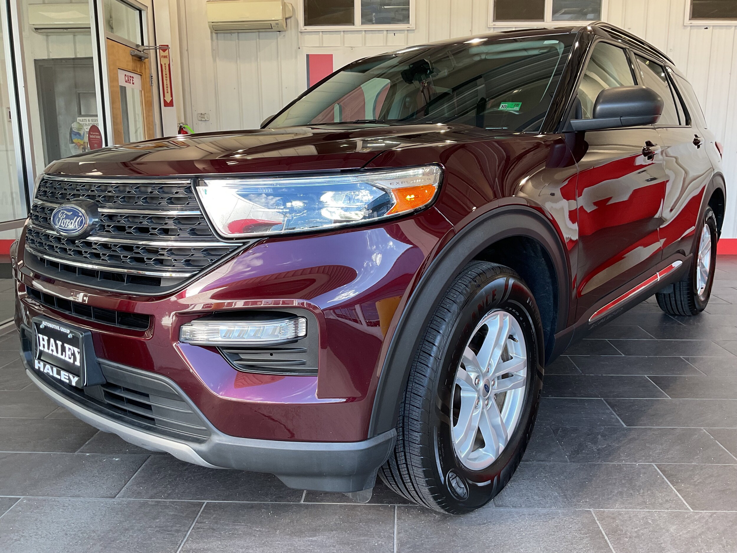 2022 Ford Explorer XLT photo 2