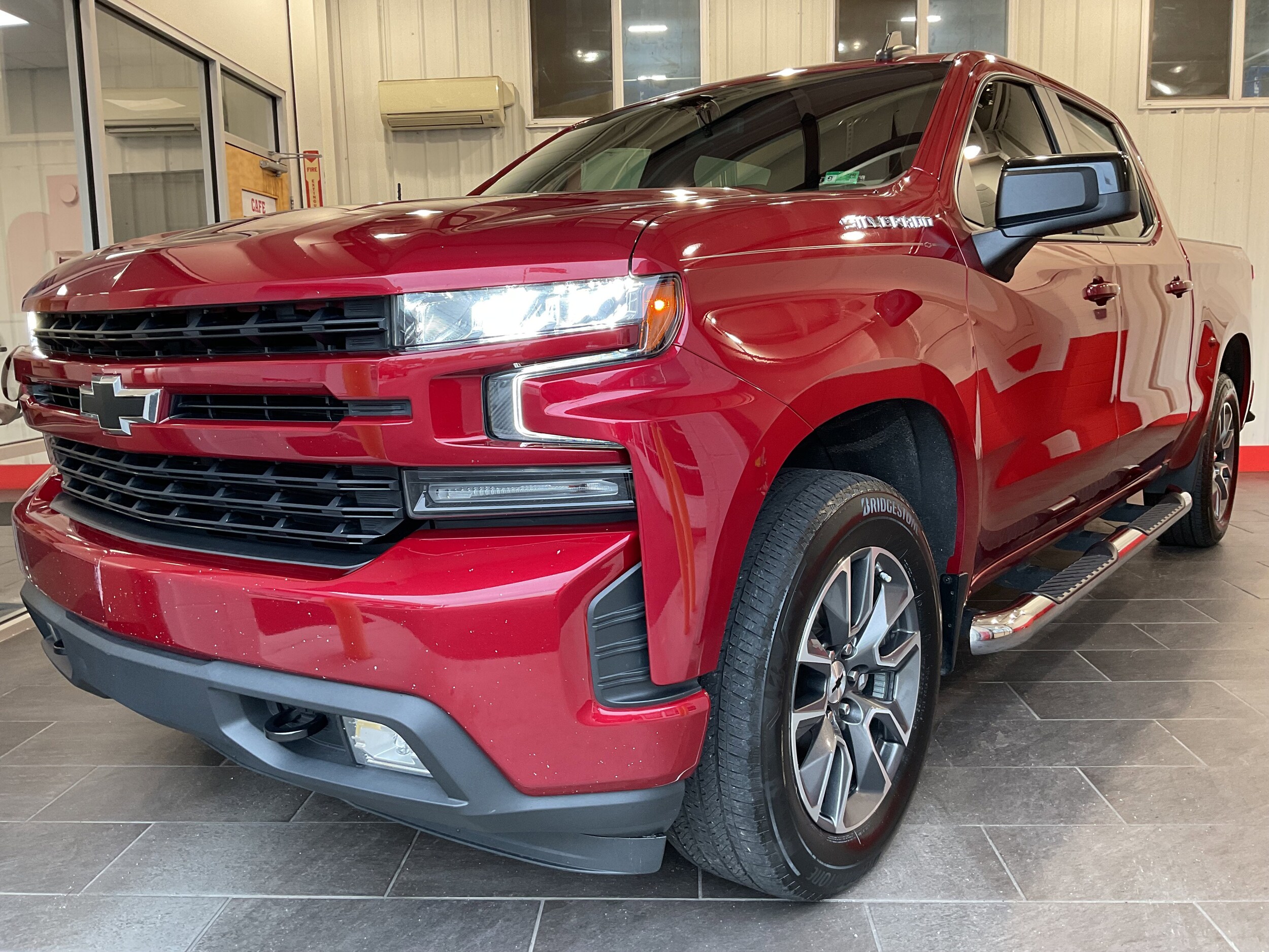 2019 Chevrolet Silverado 1500 RST photo 2