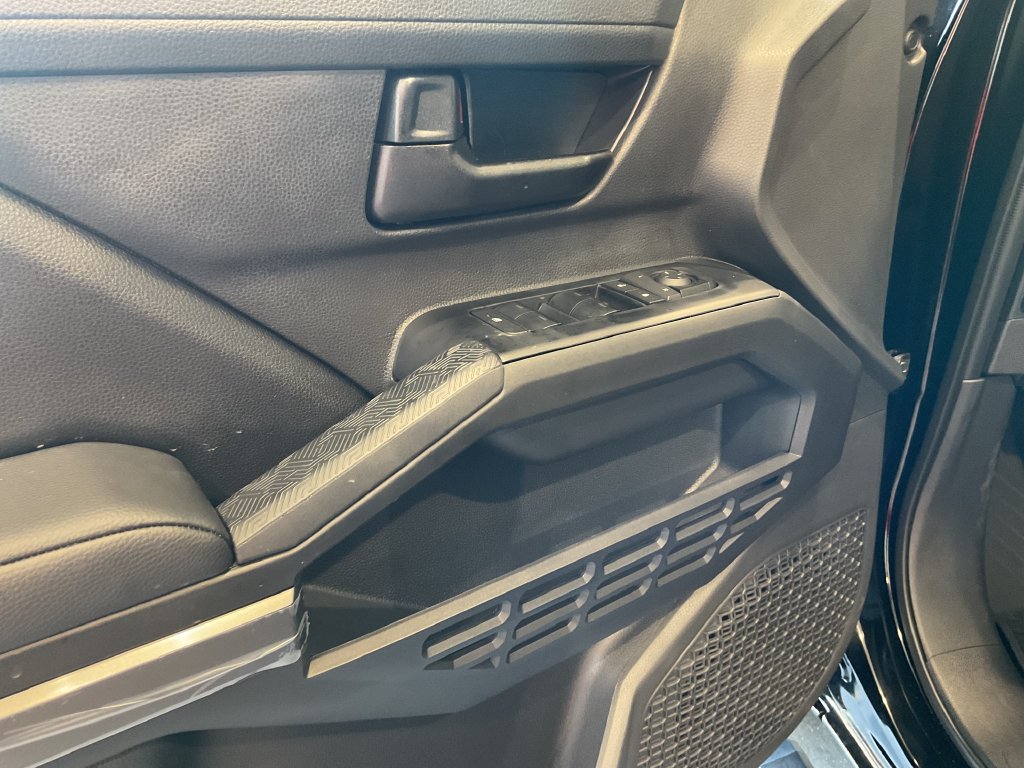 2026 Toyota Tacoma SR5 - Photo 13