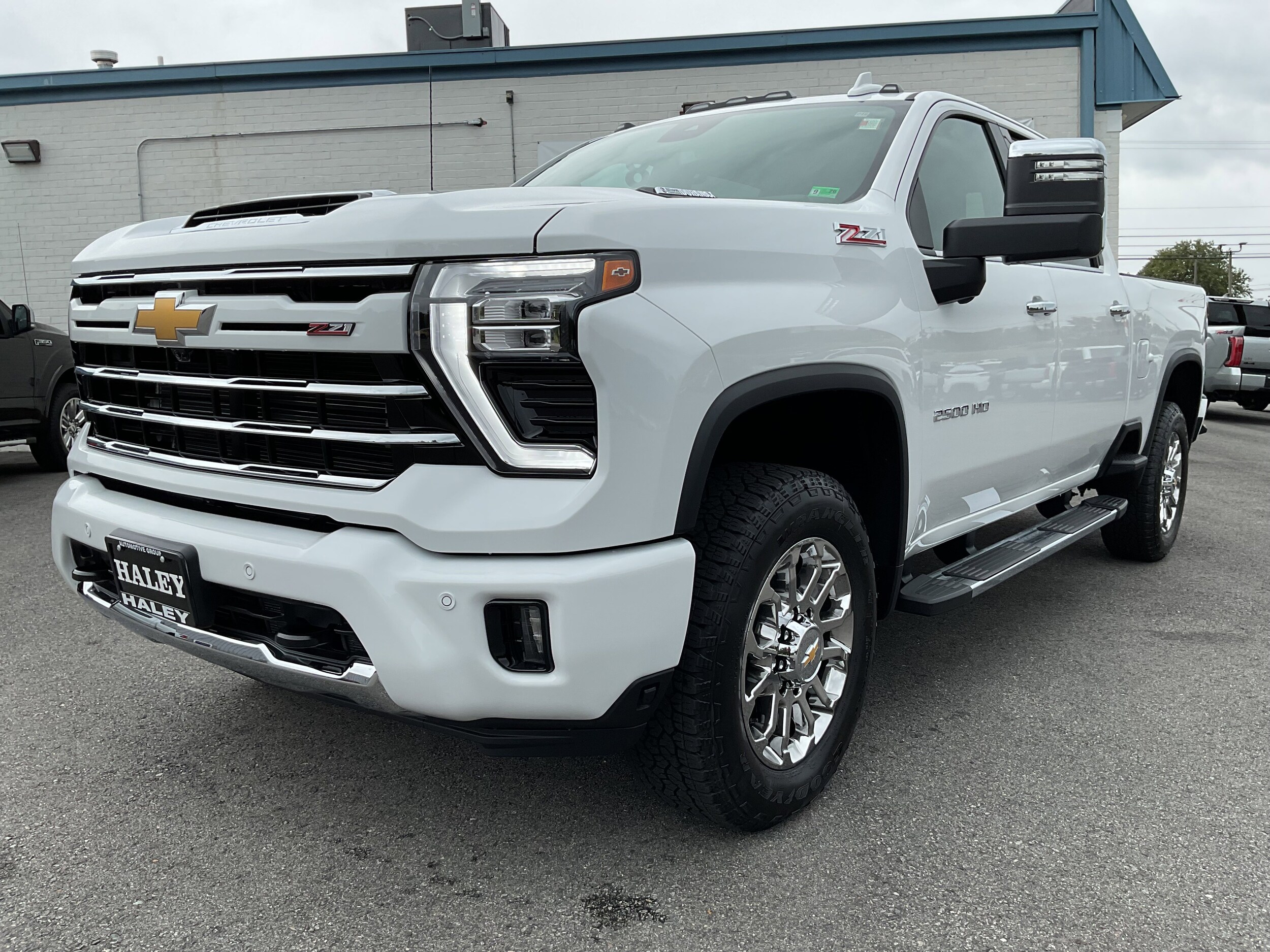 2026 Chevrolet Silverado 2500HD LTZ photo 2