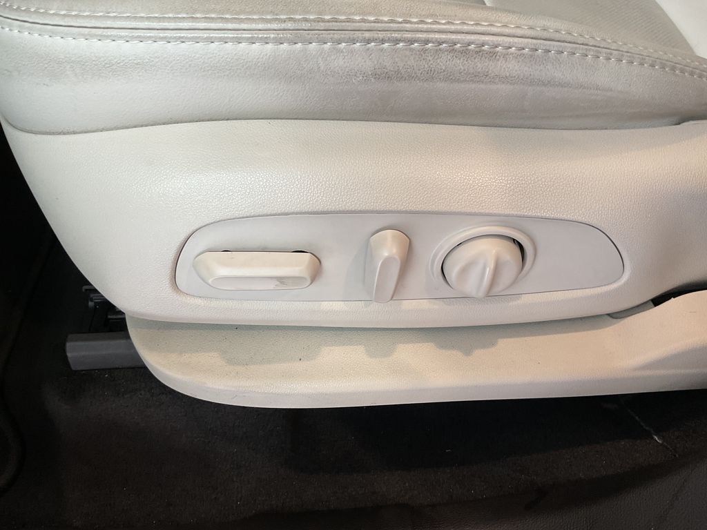 2023 Buick Enclave Essence - Photo 16