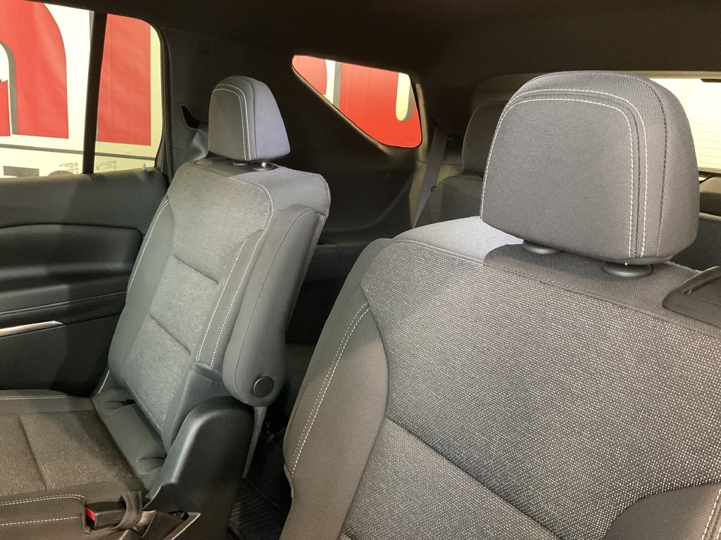 2027 Chevrolet Traverse LT - Photo 32