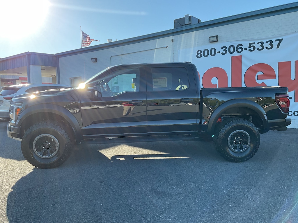 New 2025 Ford F-150 Raptor Truck SuperCrew Cab