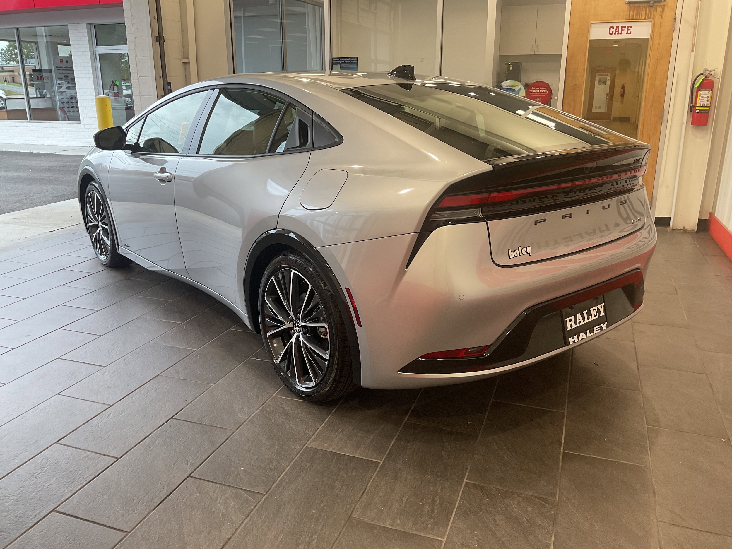 2026 Toyota Prius XLE - Photo 23