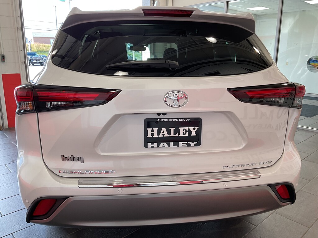 New 2025 Toyota Highlander Platinum SUV