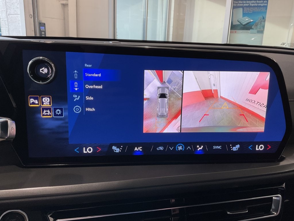 2027 Chevrolet Traverse LT - Photo 26