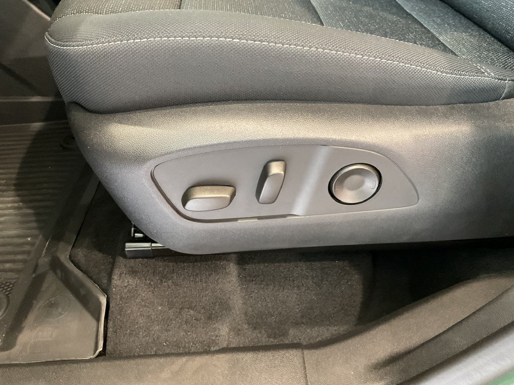 2027 Chevrolet Traverse LT - Photo 16