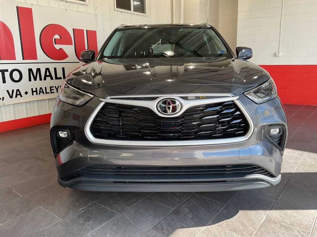 Used 2022 Toyota Highlander XLE SUV