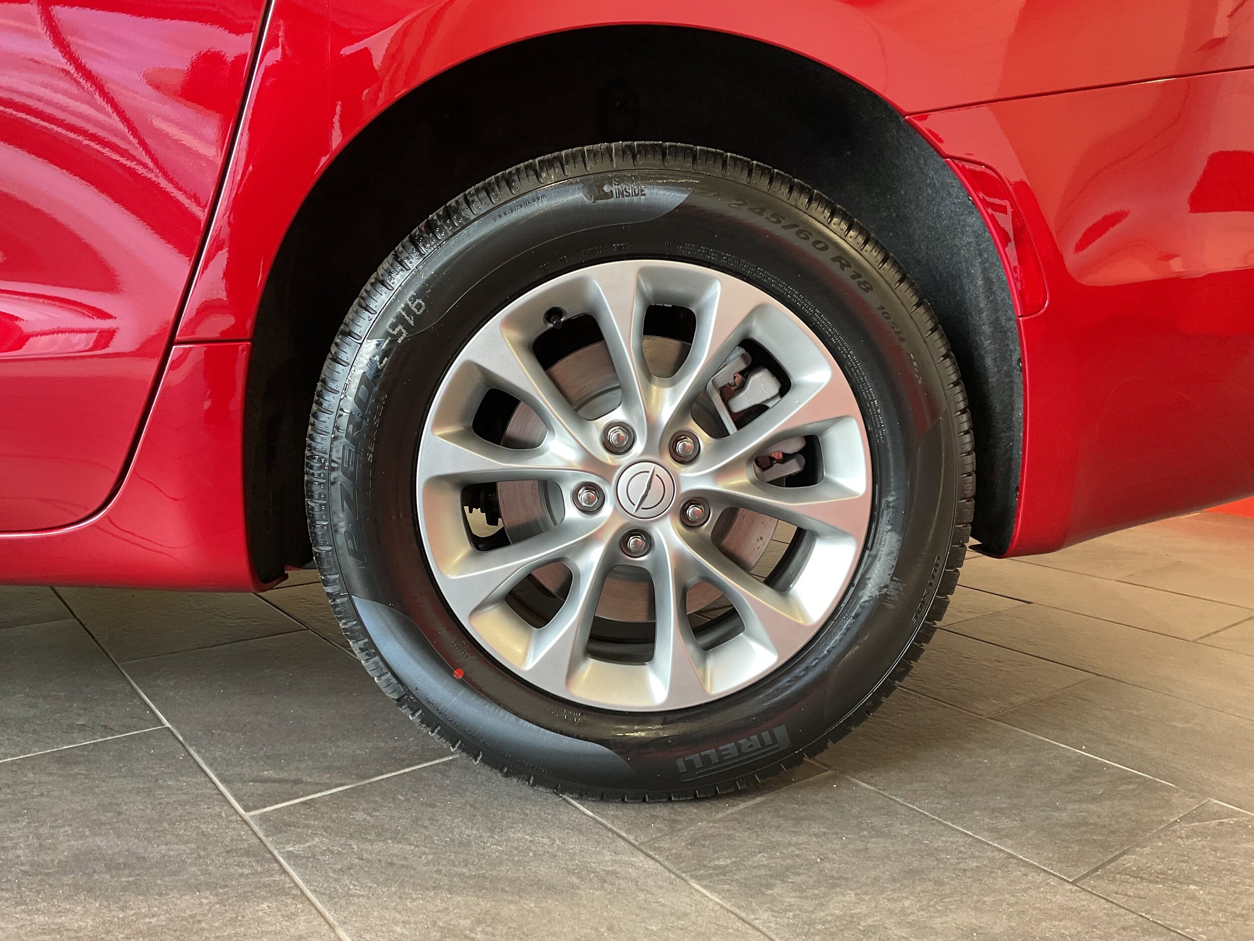 2026 Chrysler Pacifica photo 4