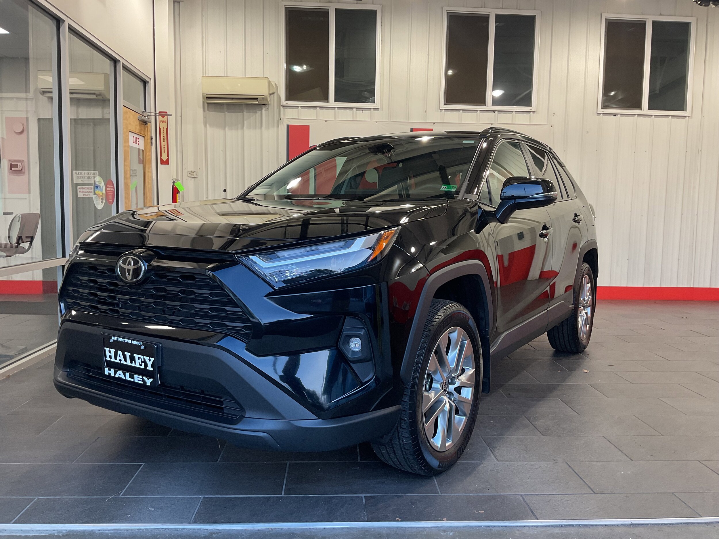 2024 Toyota RAV4 XLE Premium photo 2