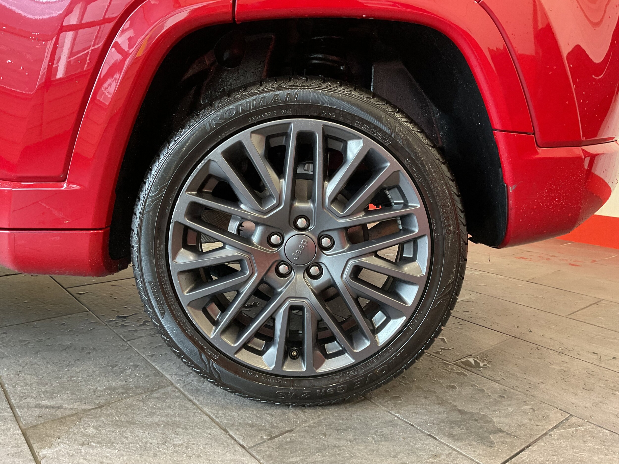 2023 Jeep Compass Limited Red Edition photo 4