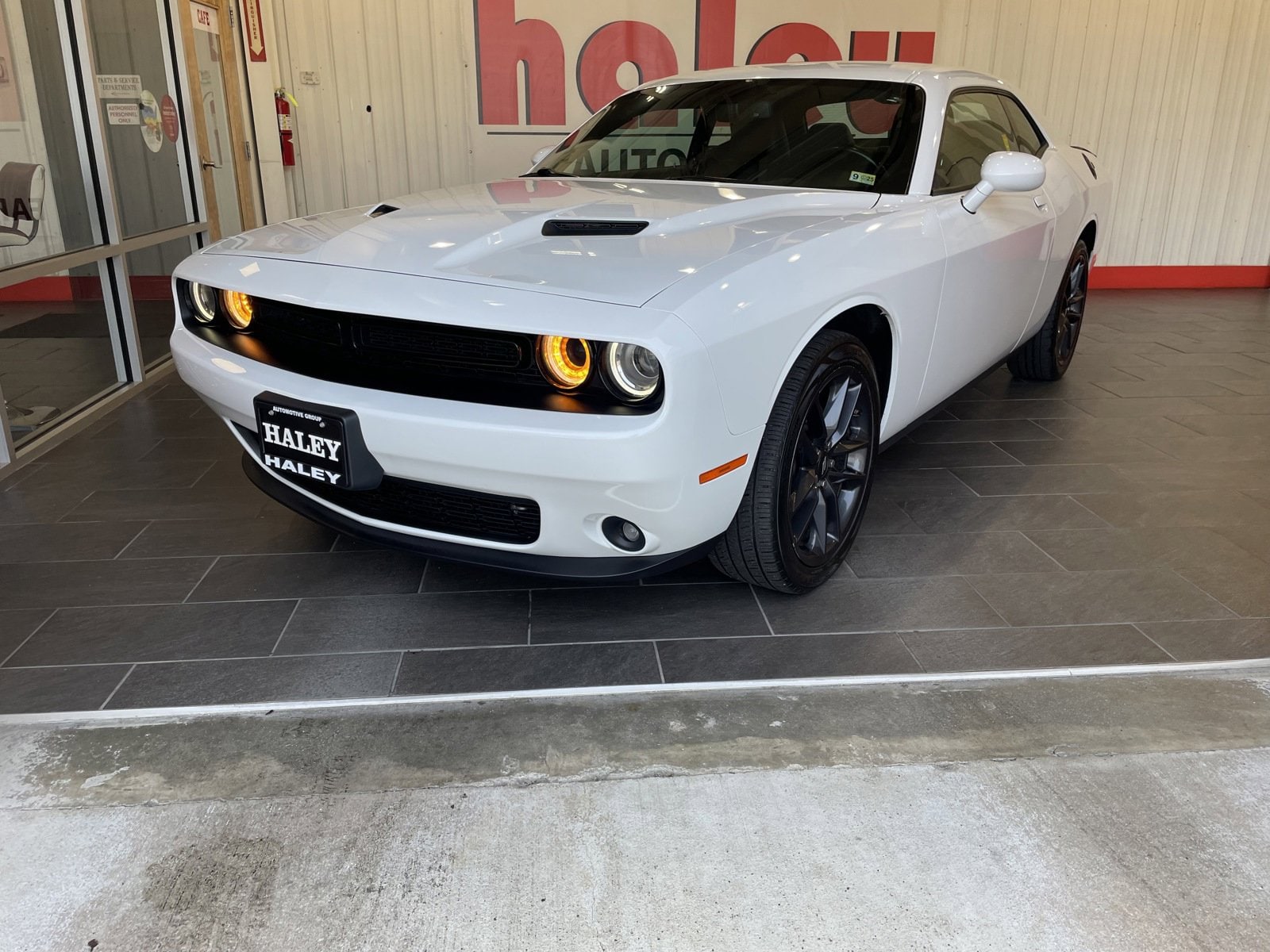 Used 2021 Dodge Challenger SXT with VIN 2C3CDZGG3MH611221 for sale in Farmville, VA