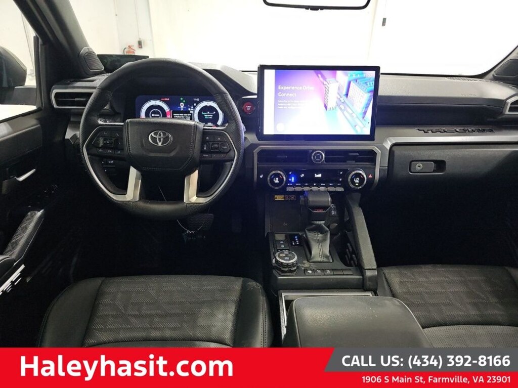 Used 2025 Chevrolet Traverse LT SUV