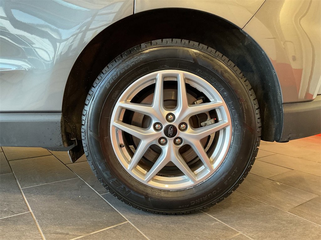2024 Ford Edge SEL photo 4