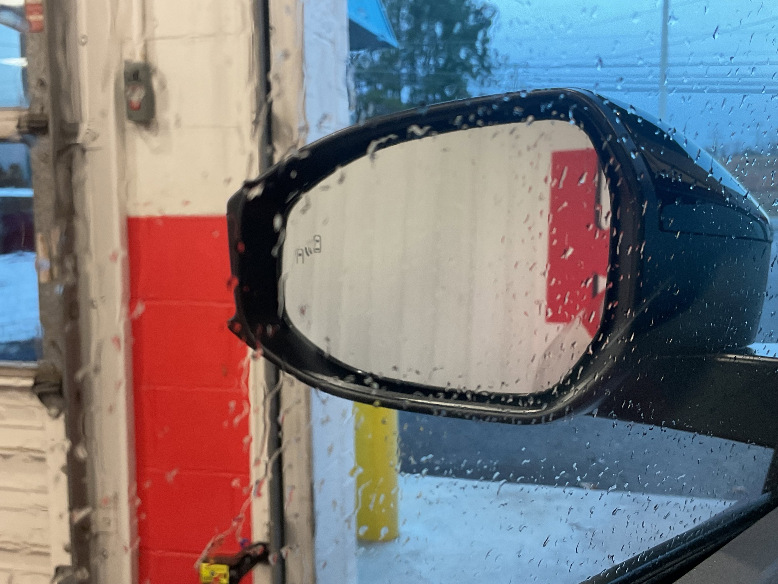 2026 Toyota Prius LE - Photo 14