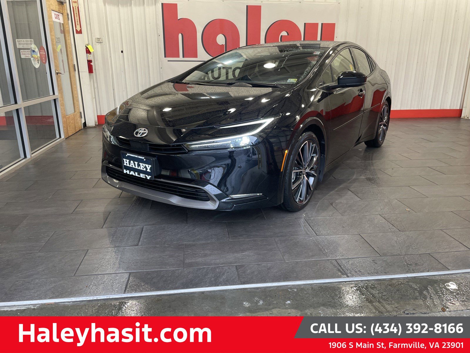 2024 Toyota Prius Hatchback 
