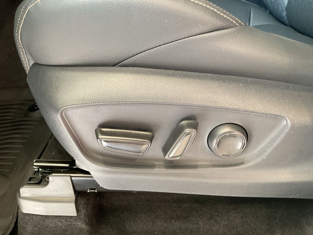 2026 Toyota Tacoma Limited - Photo 16