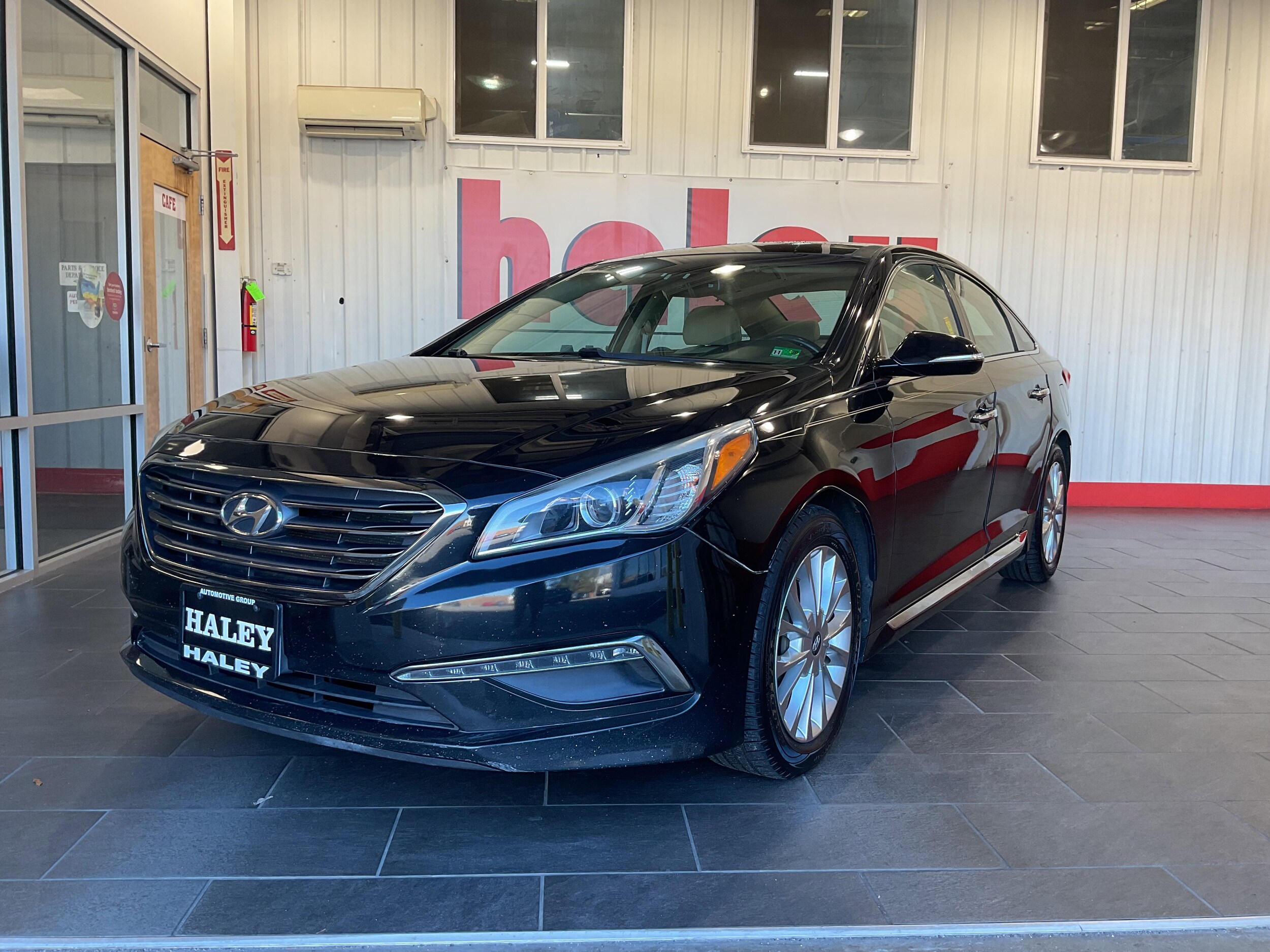 2015 Hyundai Sonata Limited photo 2