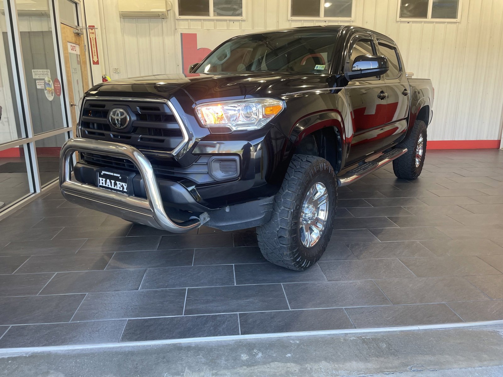 Used 2019 Toyota Tacoma SR with VIN 3TMCZ5AN5KM190842 for sale in Farmville, VA