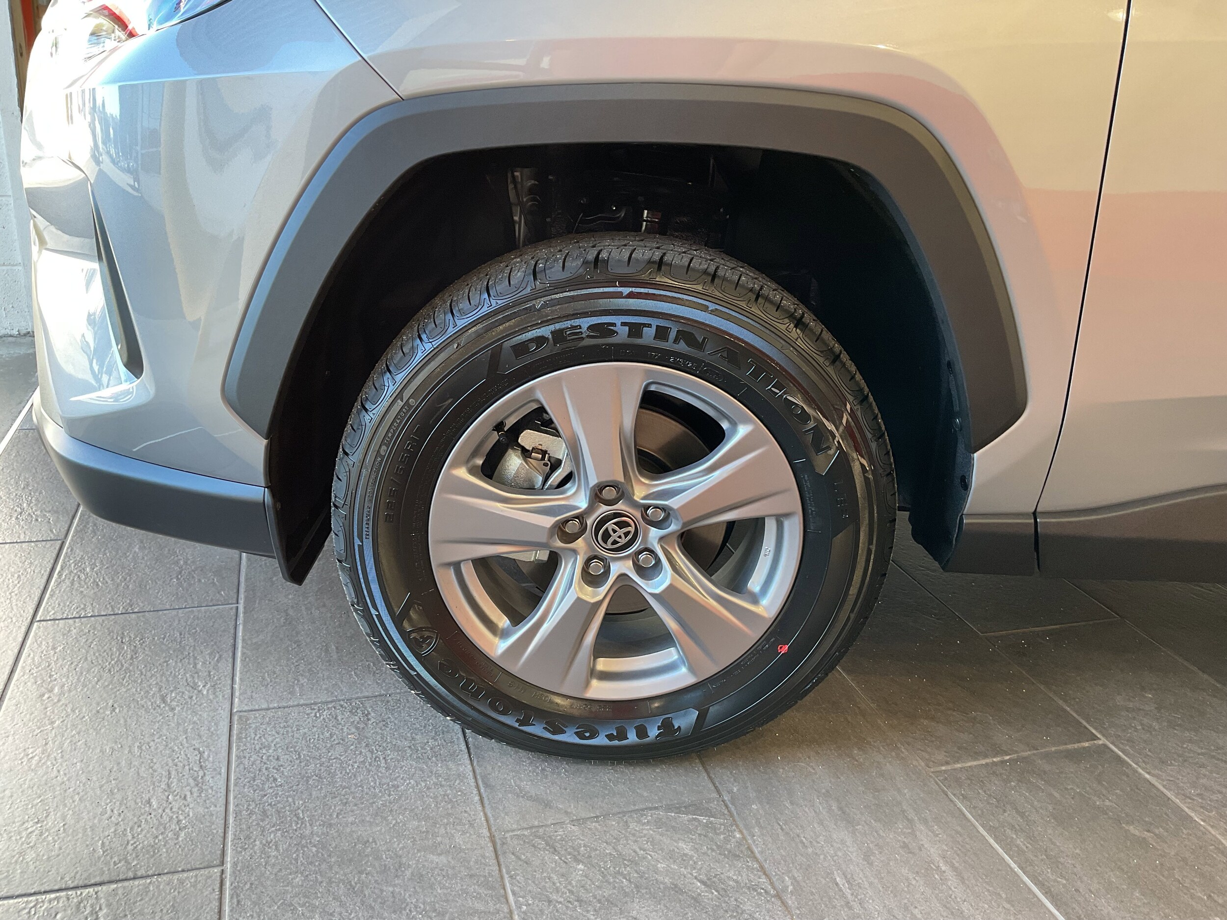 2025 Toyota RAV4 XLE photo 3