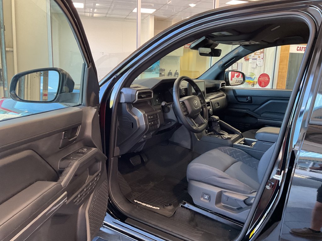 2026 Toyota Tacoma SR5 - Photo 12