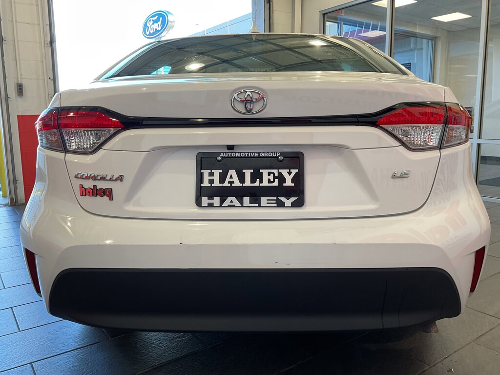 Used 2024 Toyota Corolla LE Sedan