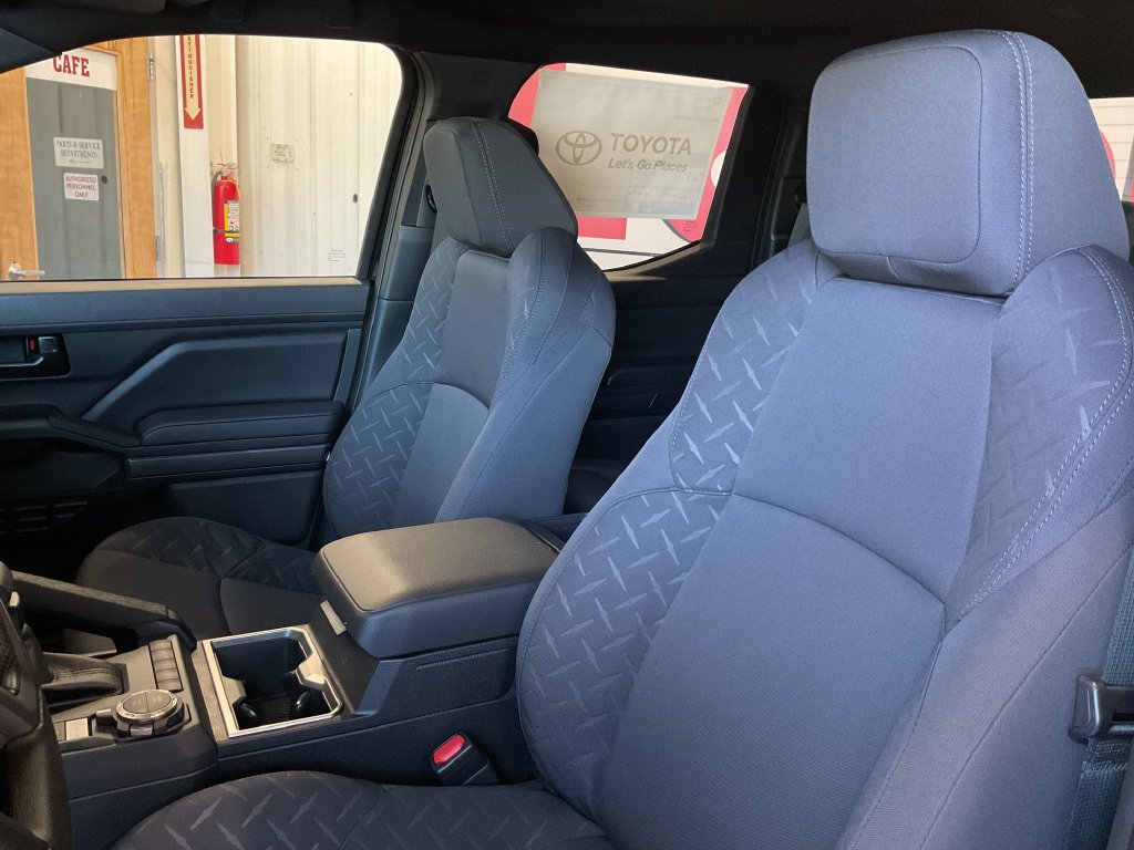 2026 Toyota Tacoma SR5 - Photo 16