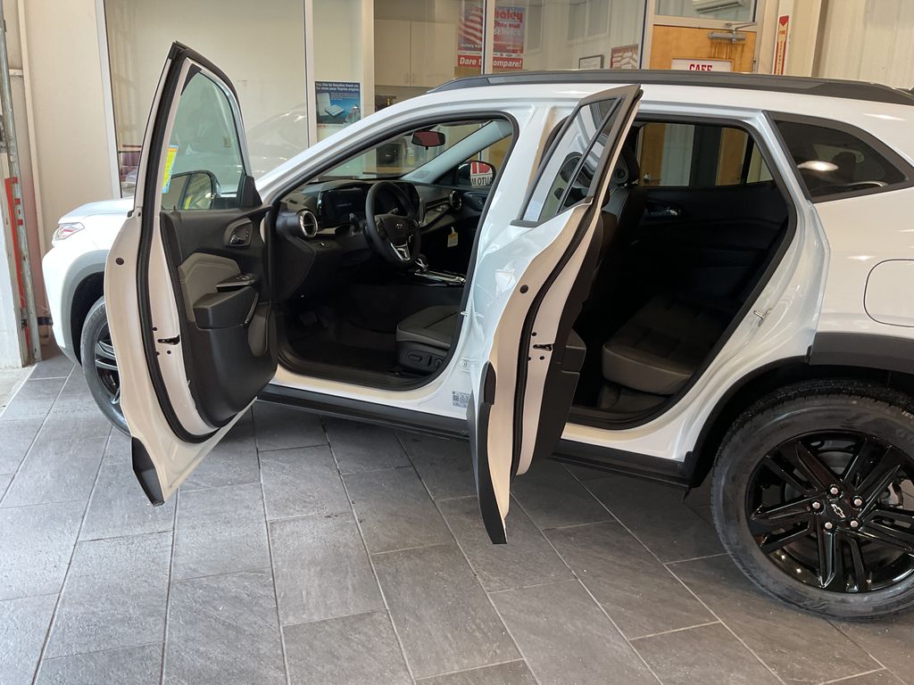 2026 Chevrolet Trax Activ - Photo 10
