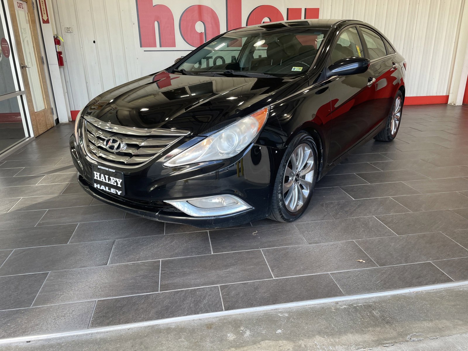 Used 2011 Hyundai Sonata SE with VIN 5NPEC4AC2BH000682 for sale in Farmville, VA