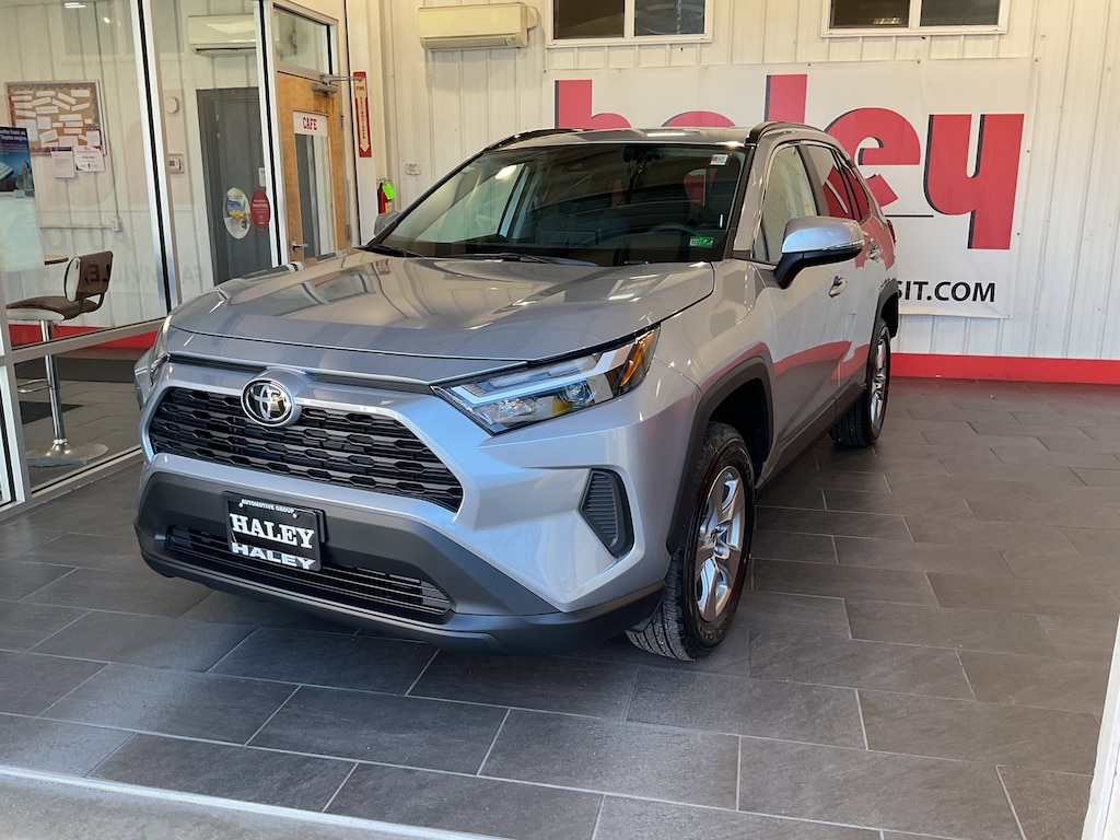 New 2025 Toyota RAV4 XLE SUV