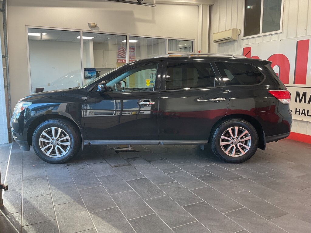 Used 2016 Nissan Pathfinder S SUV