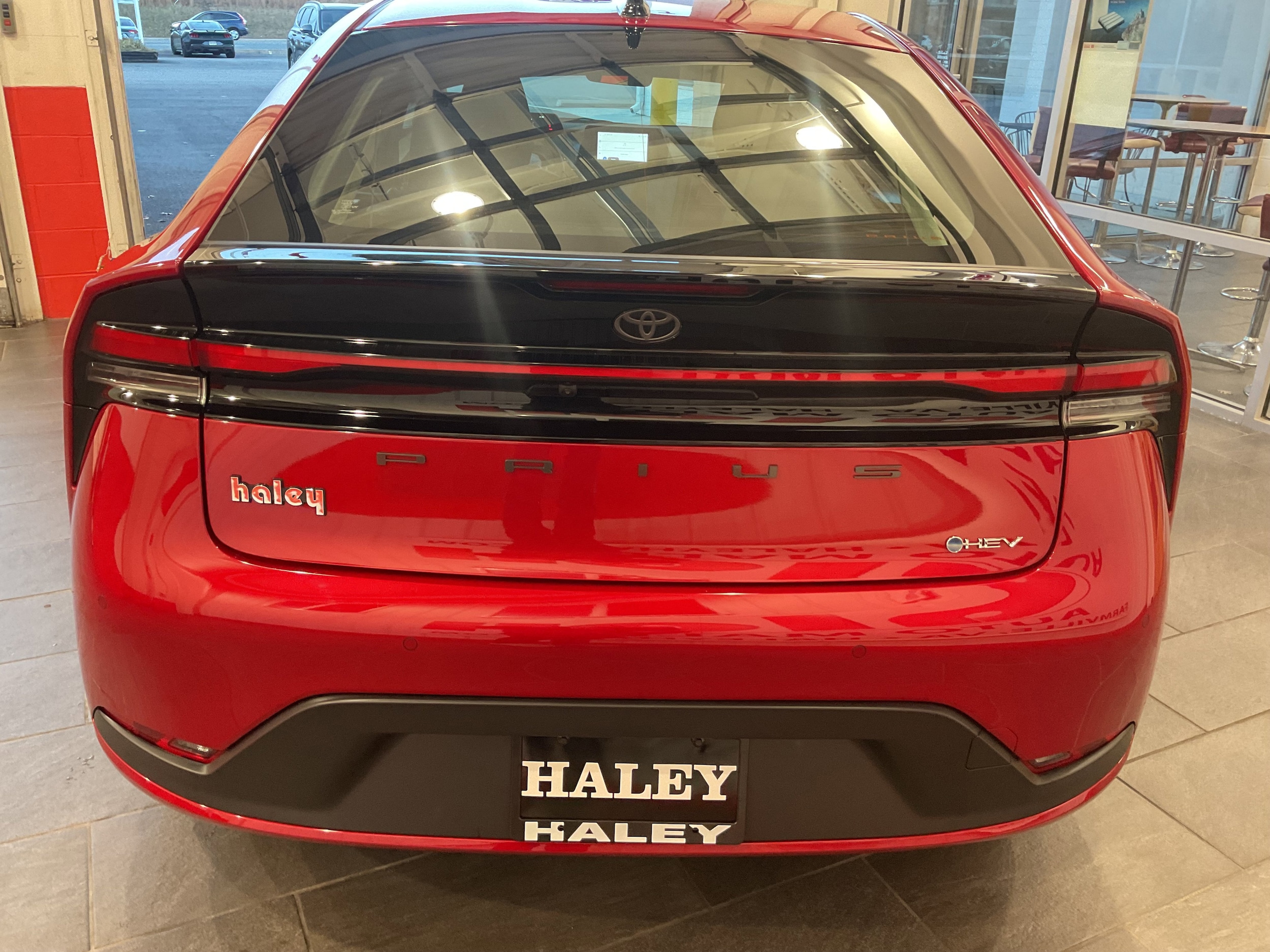 2026 Toyota Prius LE - Photo 7