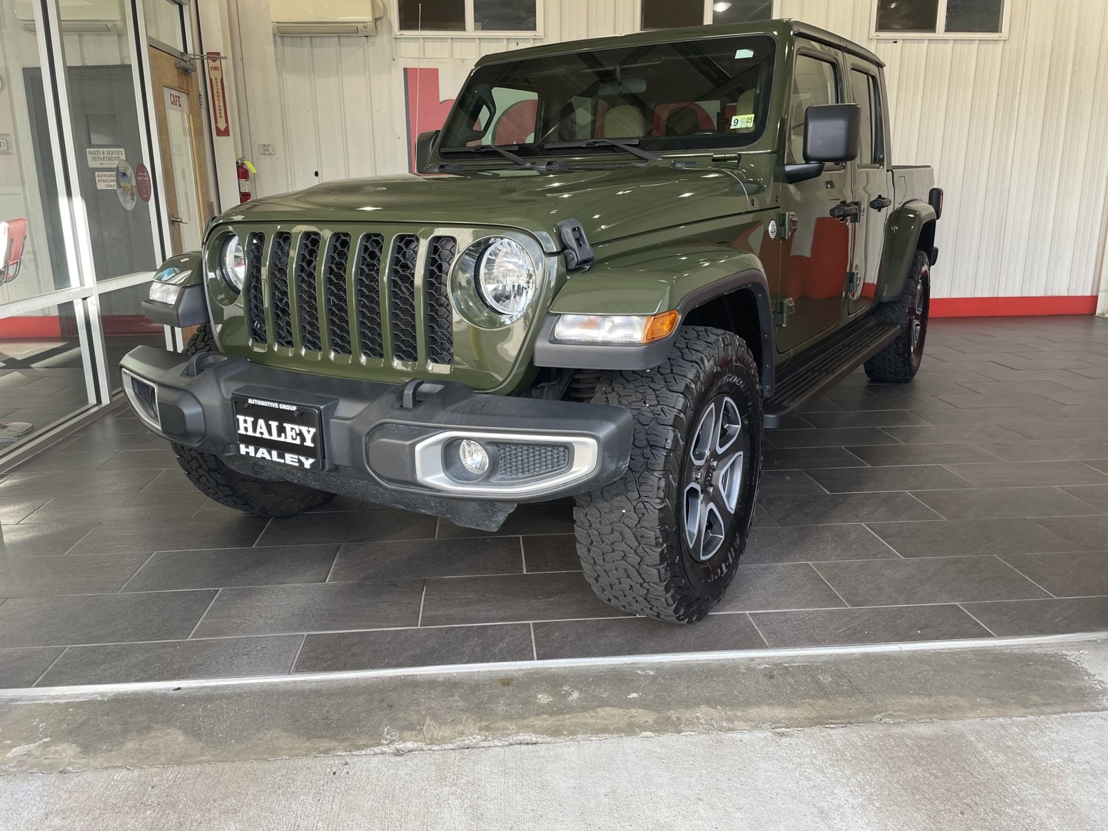 Used 2021 Jeep Gladiator Sport S with VIN 1C6HJTAG5ML554711 for sale in Farmville, VA