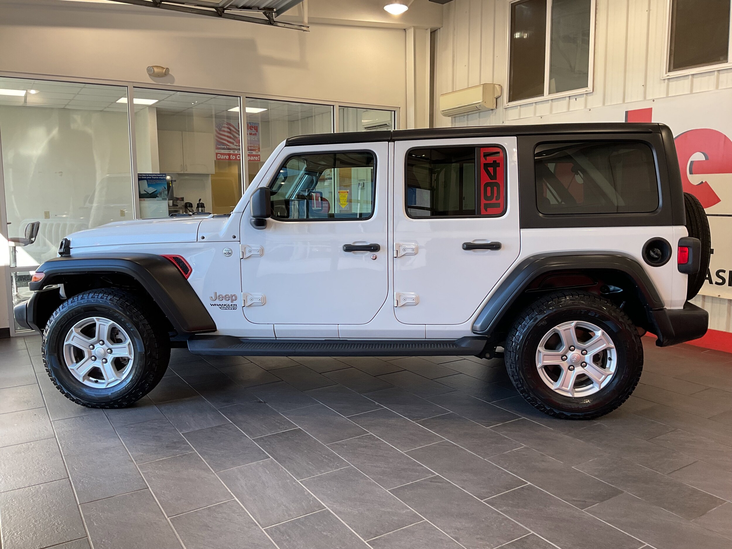 2021 Jeep Wrangler Unlimited Sport S photo 2
