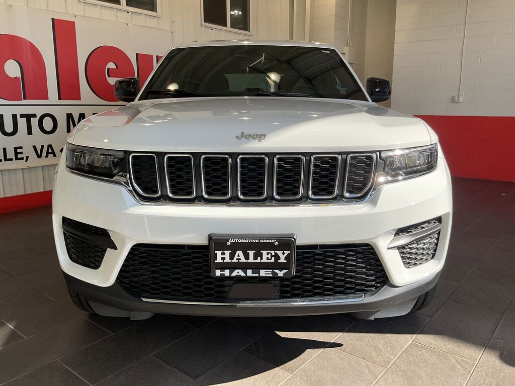 Used 2025 Jeep Grand Cherokee Laredo SUV