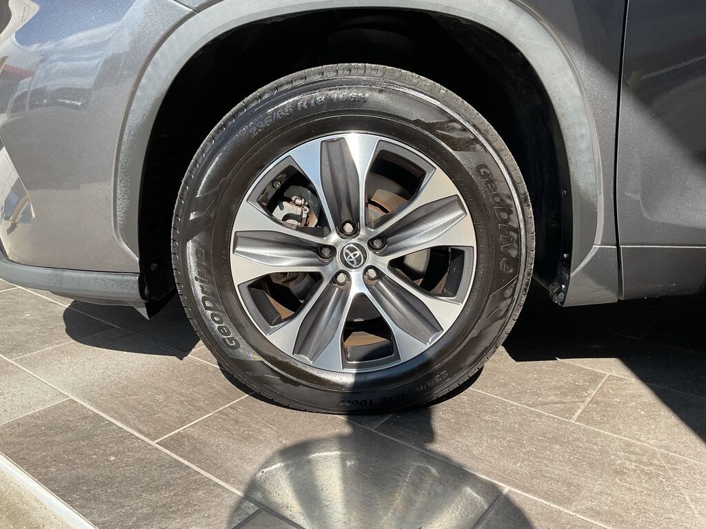 Used 2022 Toyota Highlander XLE SUV