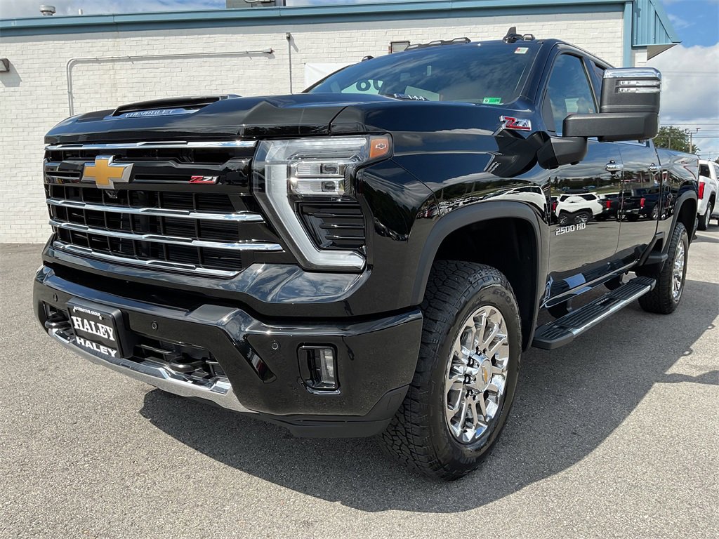 2026 Chevrolet Silverado 2500HD LTZ photo 2