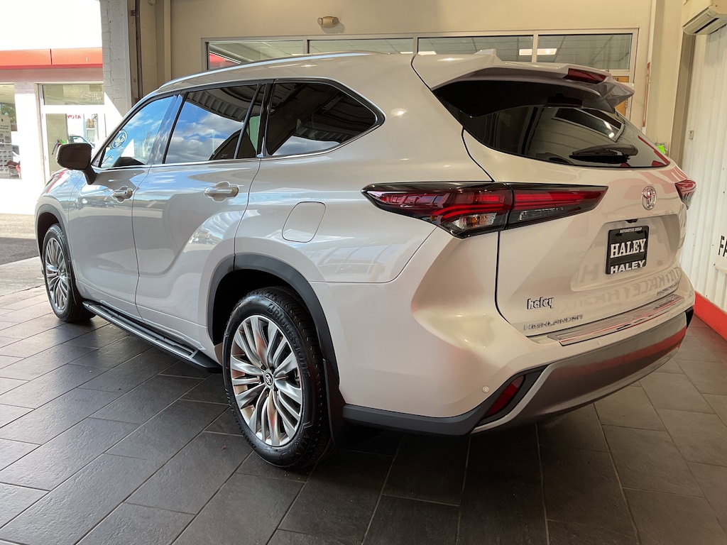 New 2025 Toyota Highlander Platinum SUV