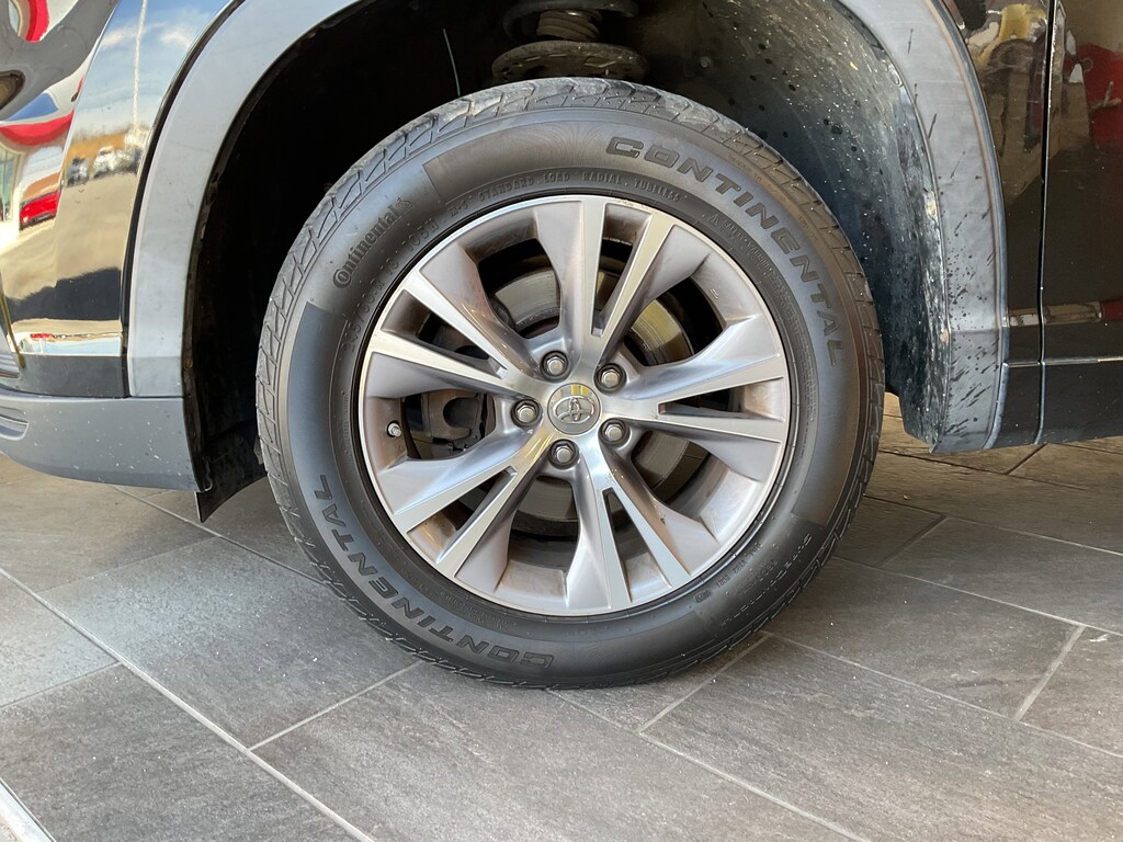 Used 2015 Toyota Highlander LE Plus V6 SUV