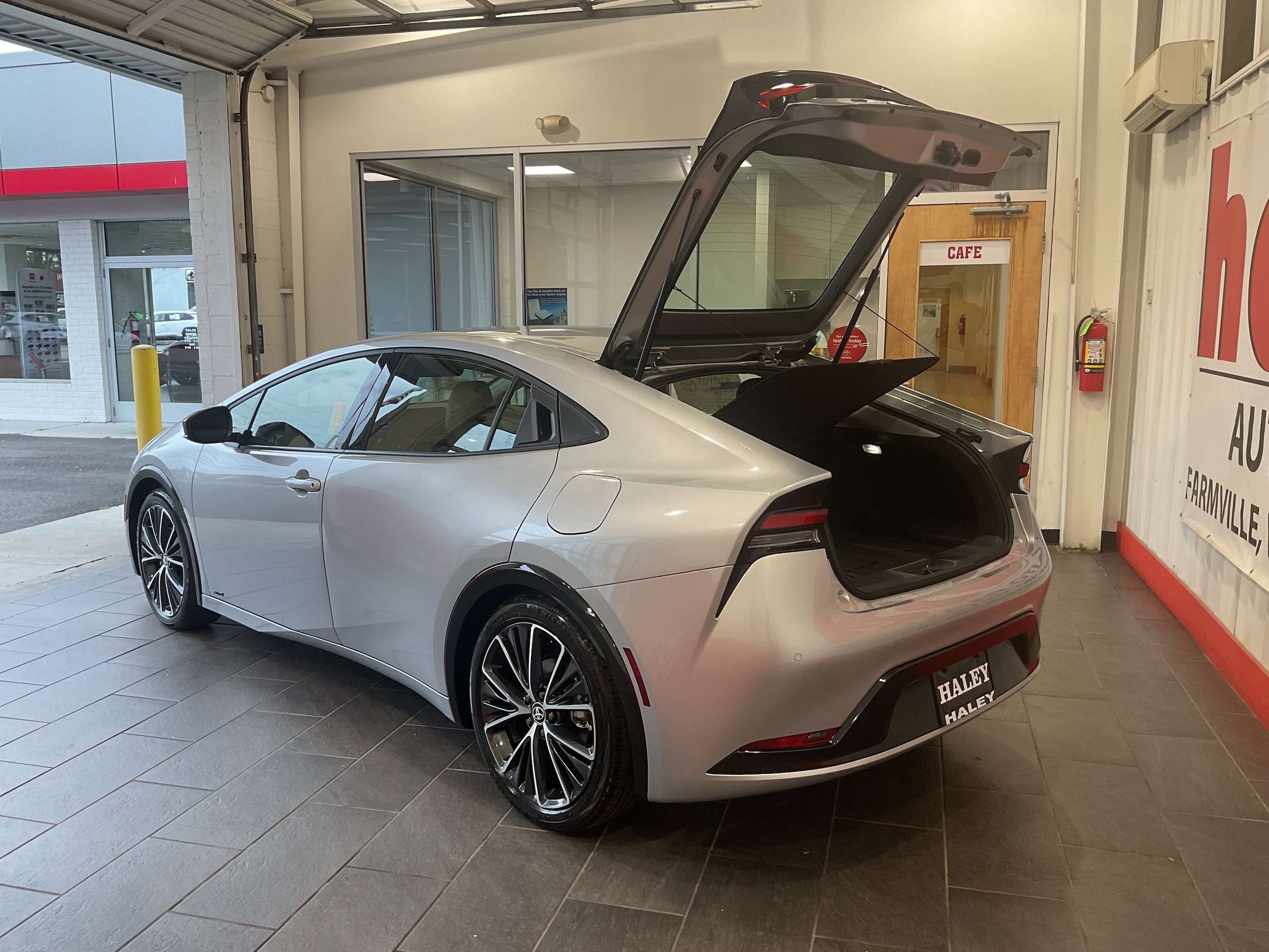 2026 Toyota Prius XLE - Photo 25