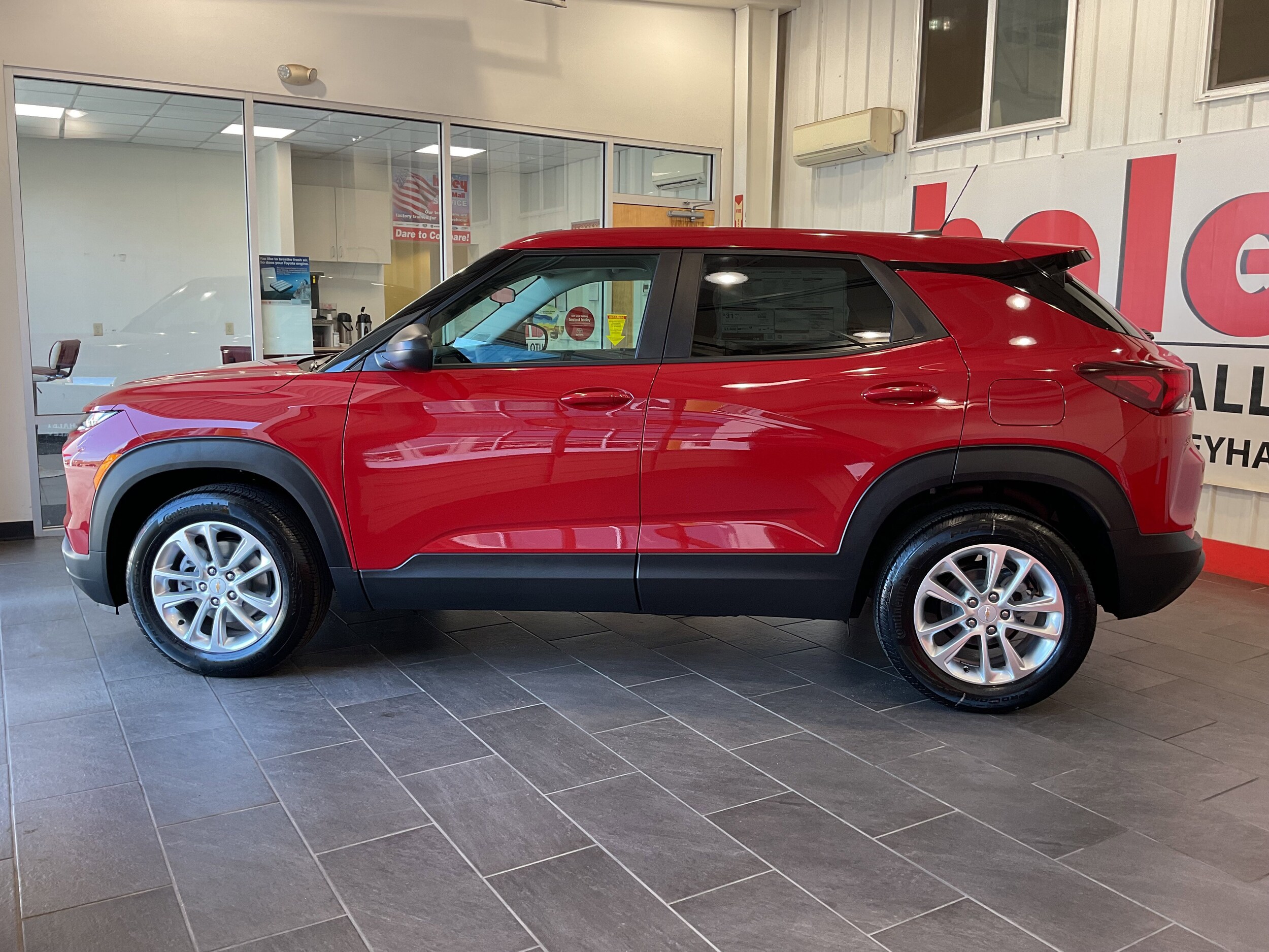 2026 Chevrolet Trailblazer LS photo 3