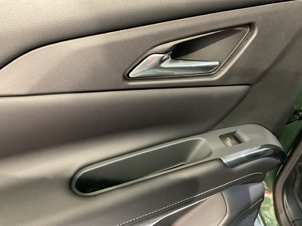 2027 Chevrolet Traverse LT - Photo 31