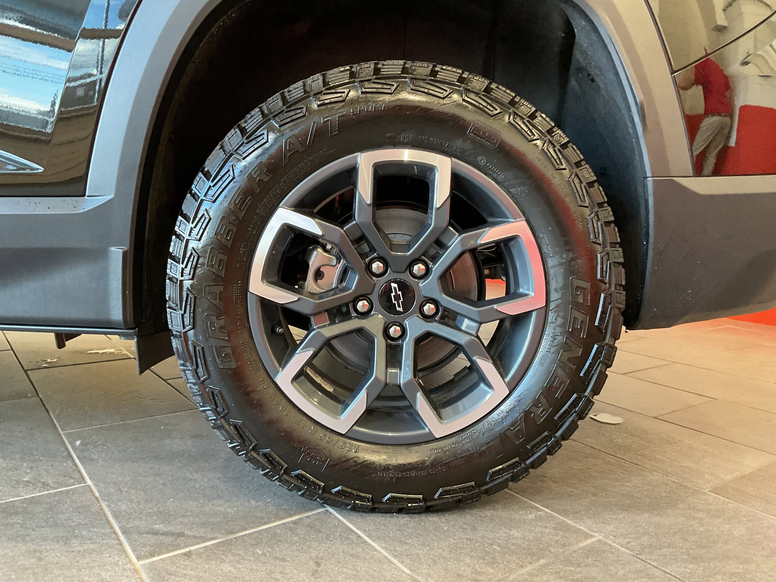 2026 Chevrolet Equinox ACTIV photo 4