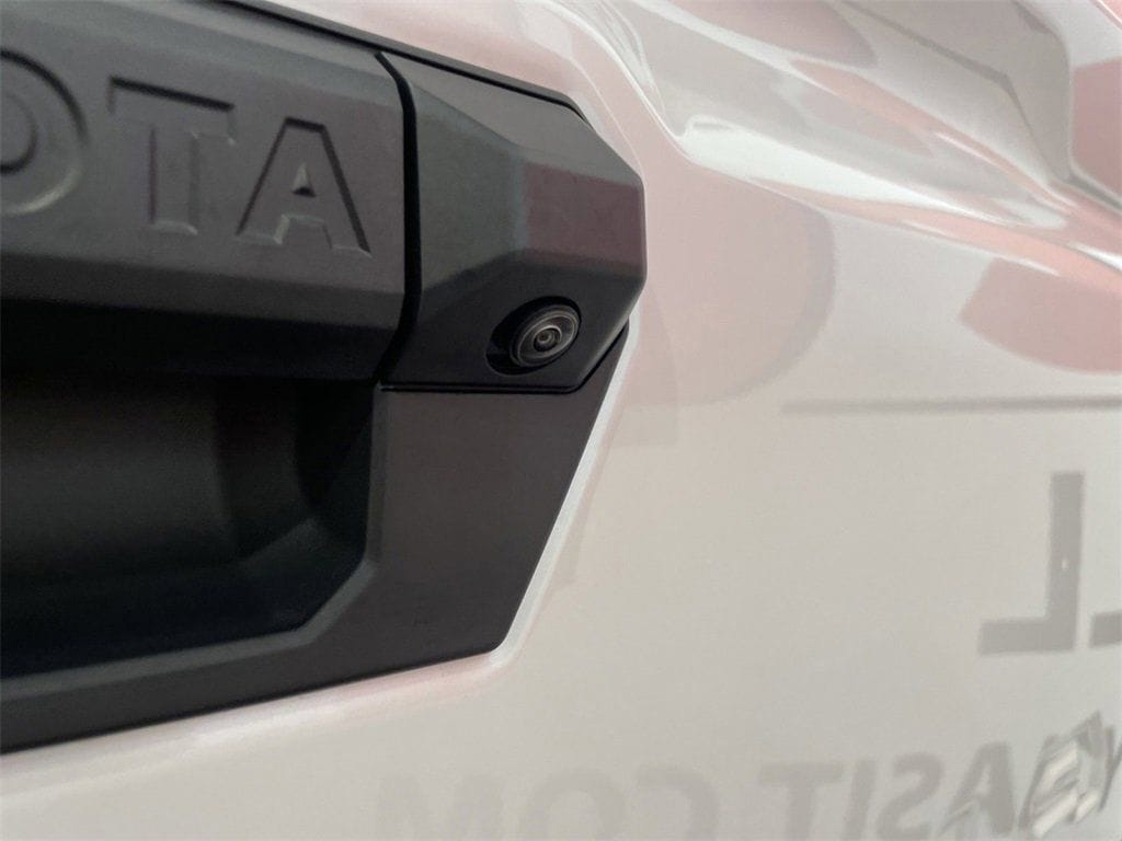2024 Toyota Tacoma TRD Sport - Photo 8