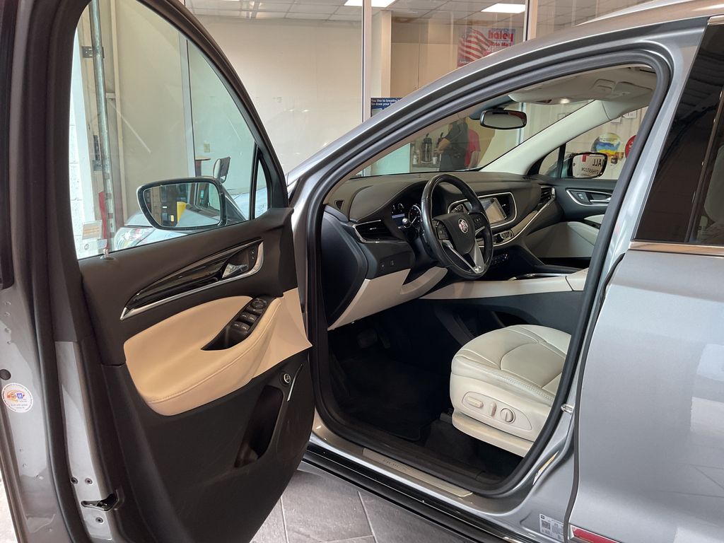 2023 Buick Enclave Essence - Photo 13