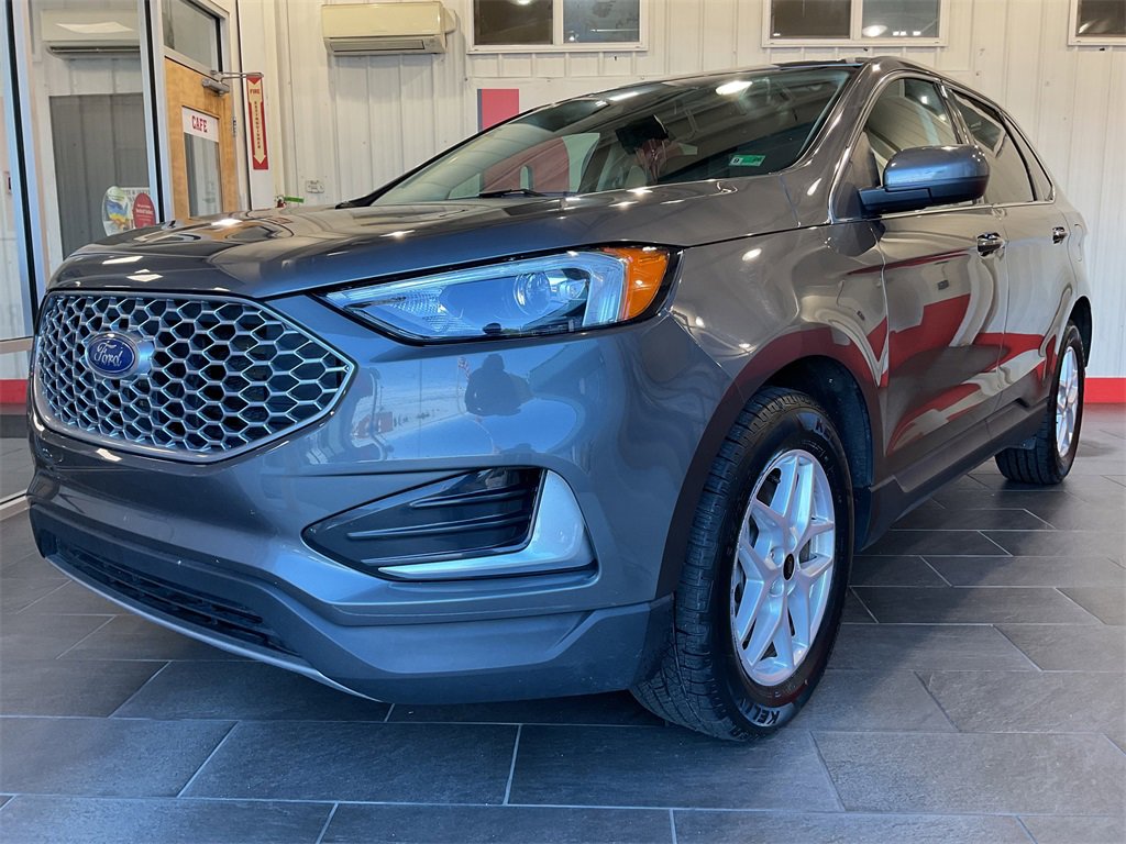 2024 Ford Edge SEL photo 2