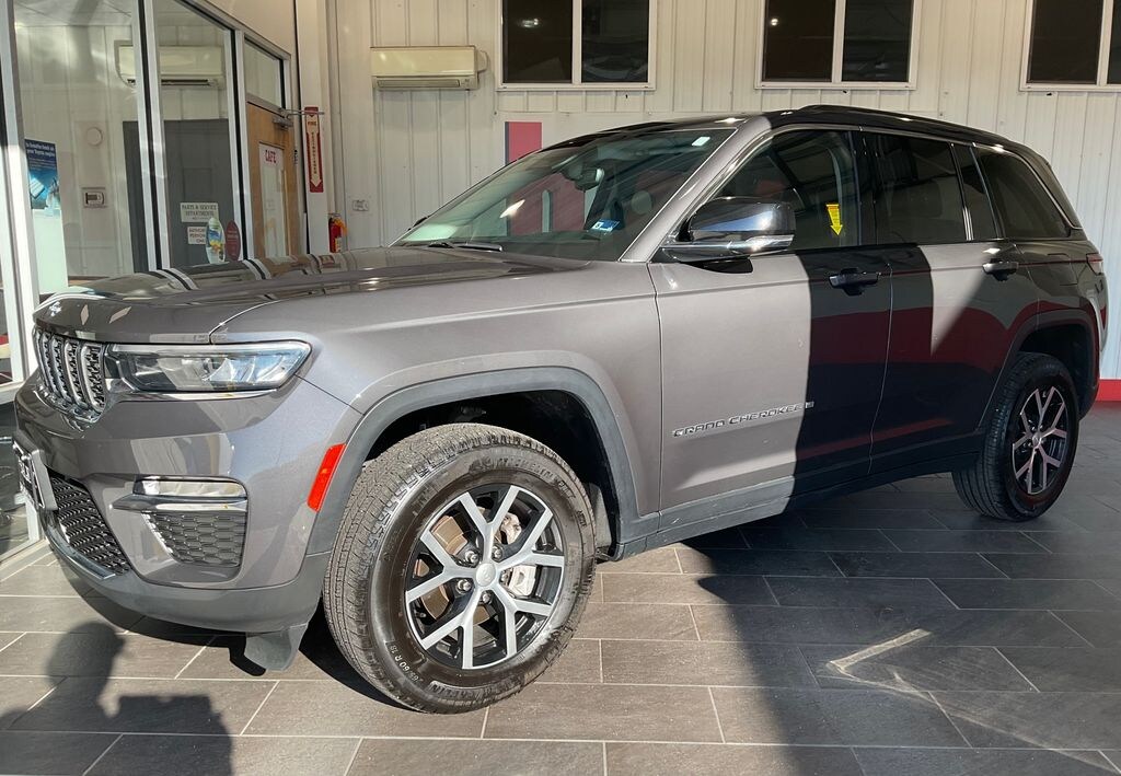 Used 2023 Jeep Grand Cherokee Limited SUV