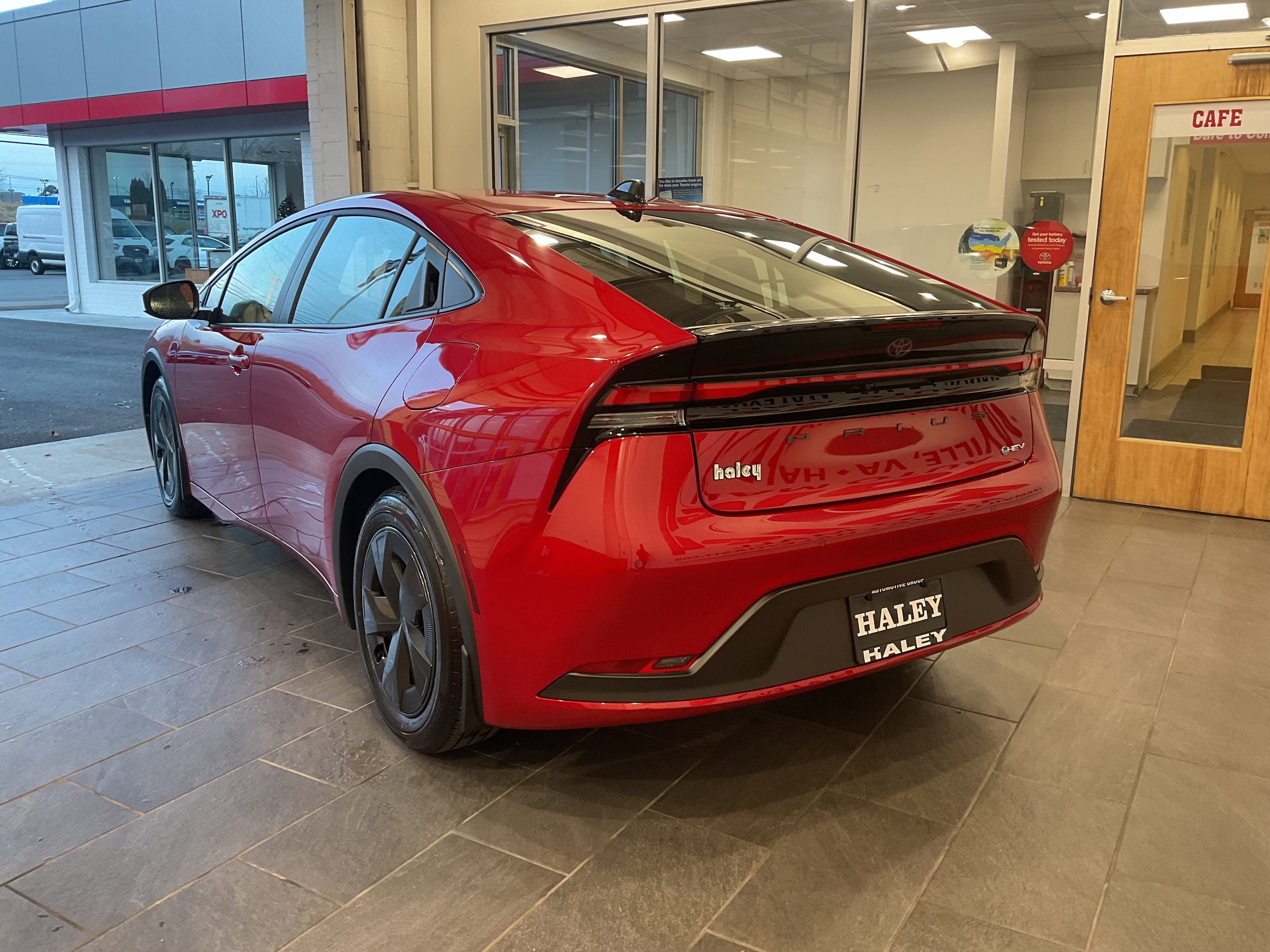 2026 Toyota Prius LE - Photo 6